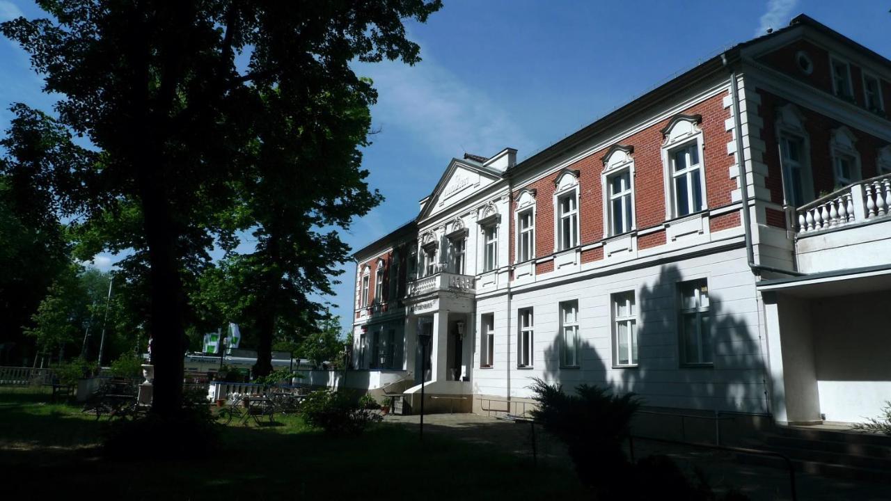 Hotel Am Hain Lübben Exterior foto