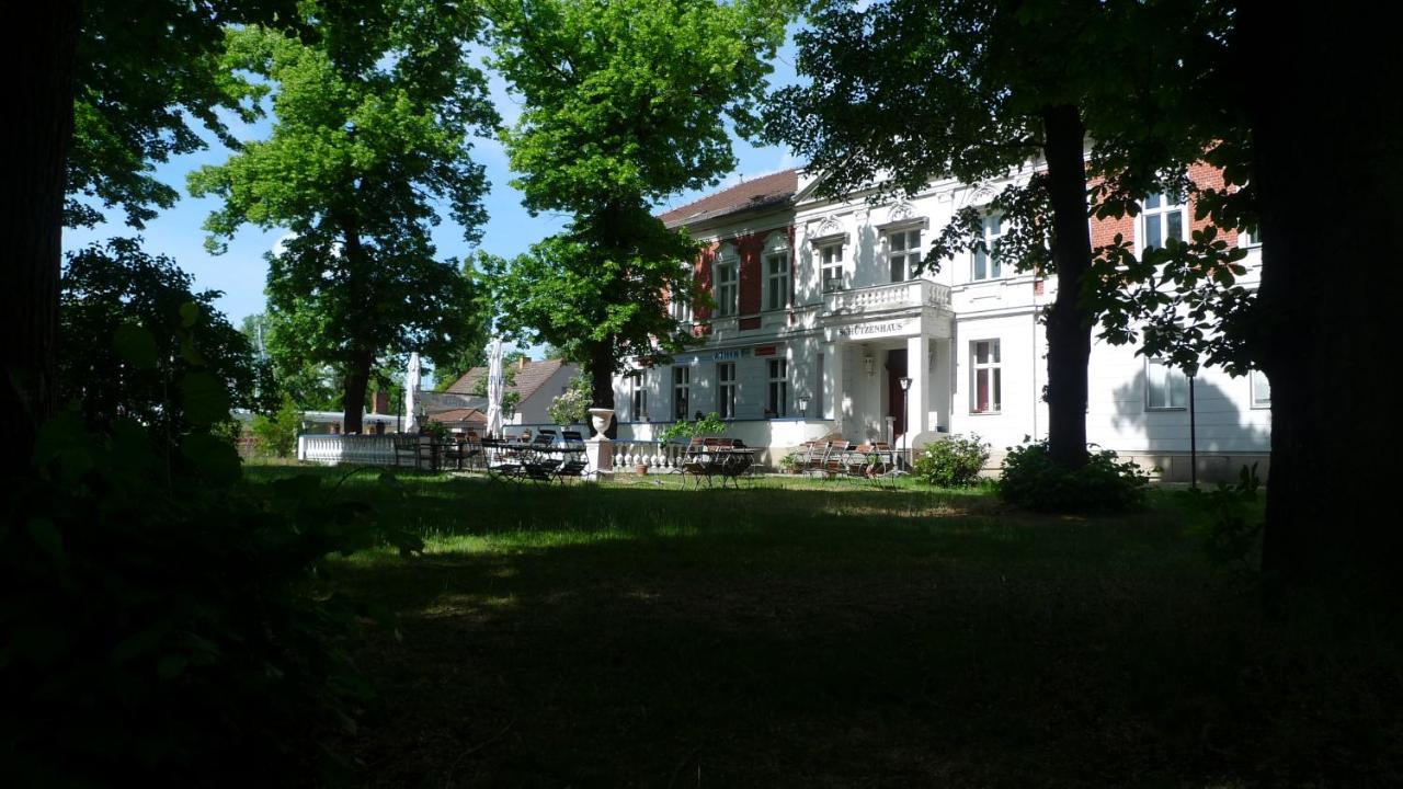 Hotel Am Hain Lübben Exterior foto